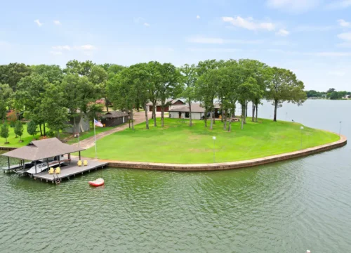 Entire home in Pittsburg, Texas - Perfect Lakehouse Image 4 | Best lake house rentals in Texas