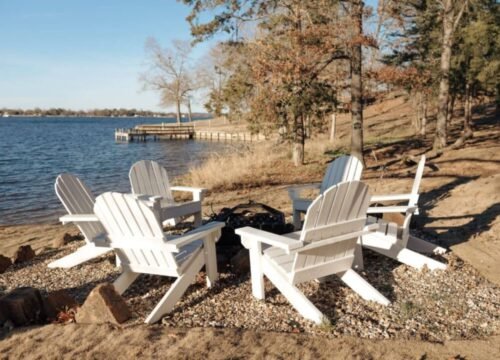 Lakehouse with firepit on lake bob sandlin