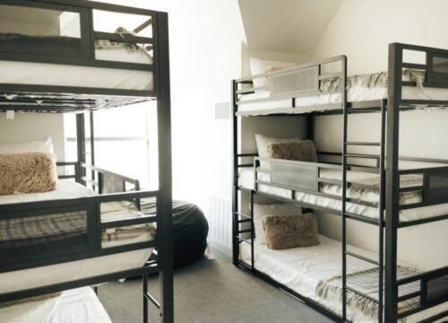 Lakehouse with hot tub on lake bob sandlin 10